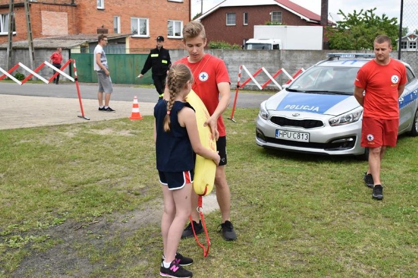 Ratownicy Oddziału Miejsko - Powiatowego WOPR w Pleszewie szkolili dzieci przed wakacjami 