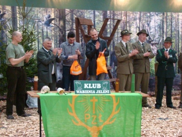 Pokaz wabienia jeleni - vice laureaci Mistrzostw Europy w Wabieniu Jeleni w Dortmundzie w lutym 2009 r. Fot. Weronika Trzeciak