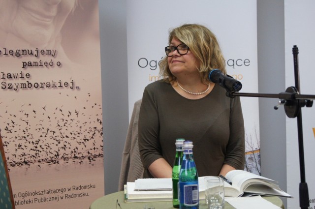 Pielęgnujemy Pamięć o Wisławie Szymborskiej. Spotkanie z Anną Bokont w MBP w Radomsku