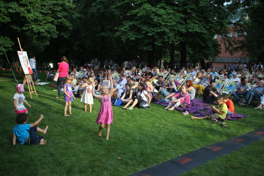 Młoda Polska Filharmonia zagrała w parku przy Starym...