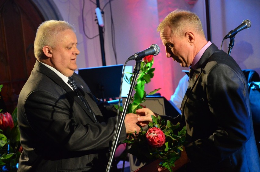 Kwidzyn: Starosta i przewodniczący Rady Powiatu wręczyli doroczne nagrody