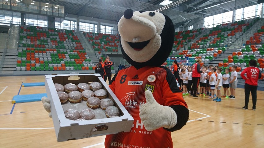 Tłuste pączki nie poszły im w boczki. Tłusty czwartek na...