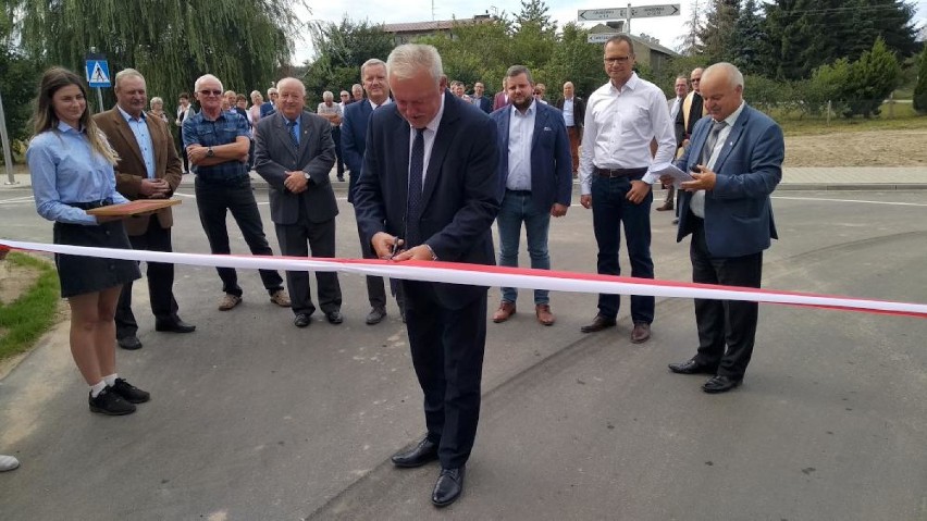 Uroczyście otwarto trzy nowe odcinki dróg w gminie Budzyń (ZDJĘCIA)