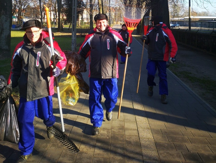 Ekipa sprzątająca we współpracy z gminnym zakładem...