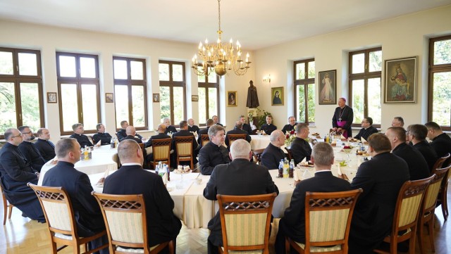 Nominacje proboszczowskie odebrało 31 kapłanów diecezji tarnowskiej. Wręczył je ordynariusz diecezji bp Andrzej Jeż