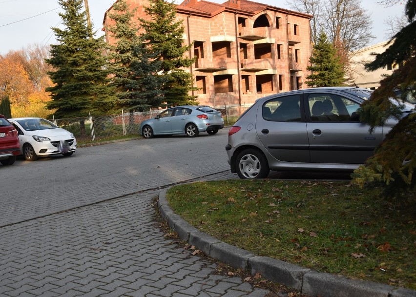 Tarnów. Sąd przyznał miastu rację w sporze ze spadkobiercami o prawo do parkingu w Gumniskach