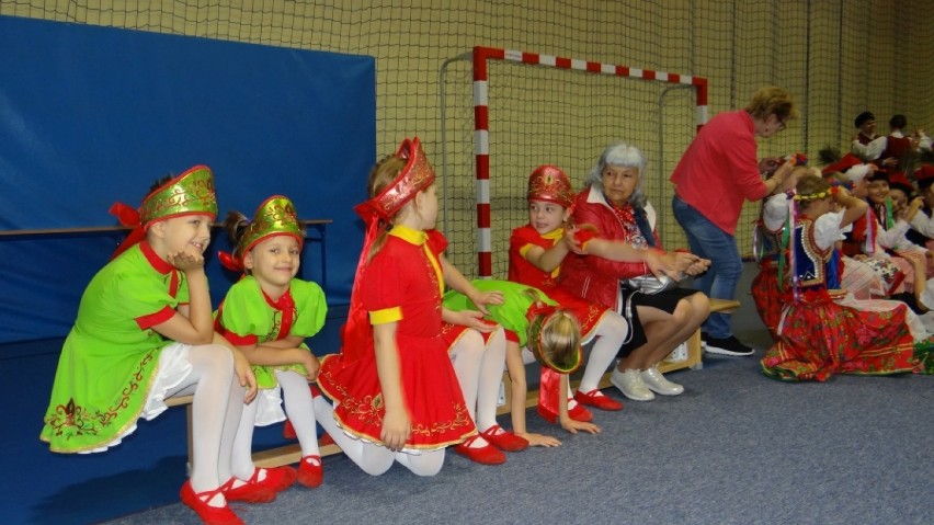 Przegląd kapel i zespołów ludowych w Łęczycy! Zobacz, jak tańczy nasza młodzież i zaproszeni goście!