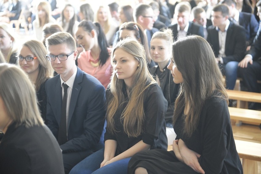 Ogólniak pożegnał ostatnie klasy (ZDJĘCIA)