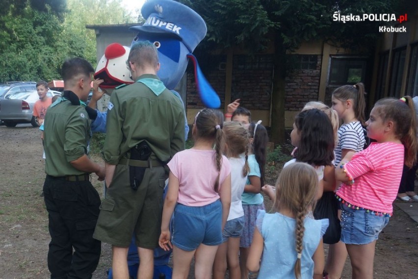 Piknik harcerski w Zawadach [ZDJĘCIA] Kłobucka policja spotkała się z najmłodszymi, aby porozmawiać o bezpieczeństwie