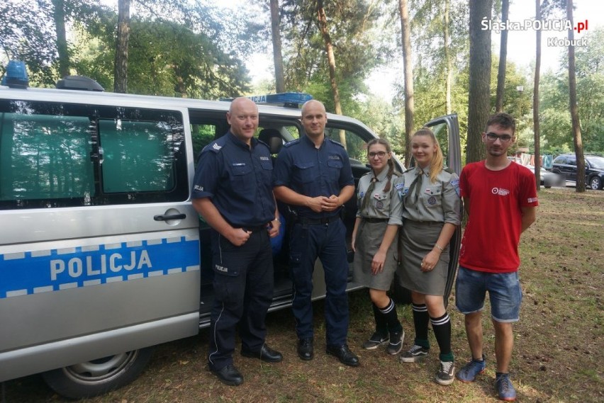 Piknik harcerski w Zawadach [ZDJĘCIA] Kłobucka policja spotkała się z najmłodszymi, aby porozmawiać o bezpieczeństwie