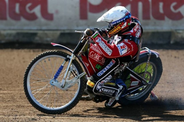 Tomasz Jędrzejak pochodził z Ostrowa Wielkopolskiego i w tamtejszej Iskrze stawiał pierwsze kroki potem reprezentował Włókniarza Częstochowa, Atlas Wrocław, Taurona Azoty Tarnów, Spartę Wrocław, a od obecnego sezonu Stal Rzeszów. Miał na koncie też występy w lidze szwedzkiej, duńskiej i angielskiej. W 2012 roku został Indywidualnym Mistrzem Polski. W jego kolekcji jest też złoty medal Mistrzostw Polski Par Klubowych, Złoty medal Młodzieżowych Mistrzostw Polski Par Klubowych oraz Młodzieżowe Drużynowe Mistrzostwo Polski.