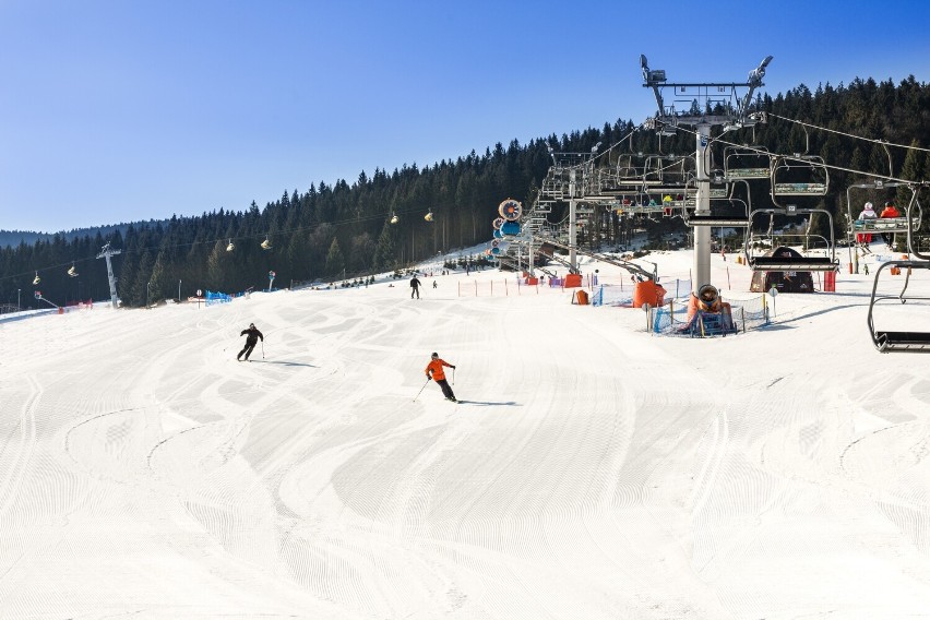 To nie koniec sezonu narciarskiego! W najbliższy weekend pojeździsz w Zieleńcu i Czarnej Górze 