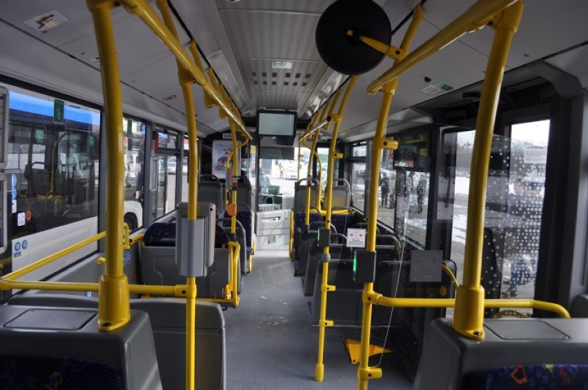 Sześć nowych autobusów wyjechało na liniię146 łączącą Rewę z Placem Kaszubskim [ zdjęcia]