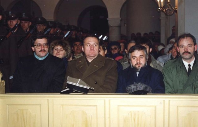 20 lat temu, Bronisław Komorowski wziął udział w odsłonięciu Pomnika Wolności w Szamocinie