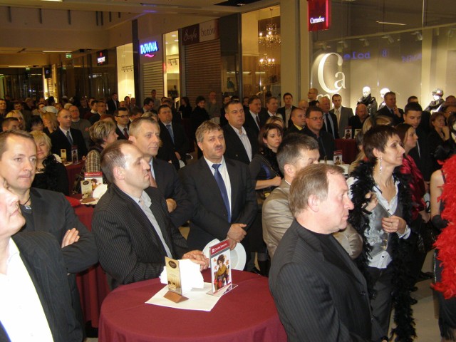 Dzień przed zaproszeniem klientów w Galerii Tarnovia zorganizowano otwarcie z udziałem lokalnych VIP-ów