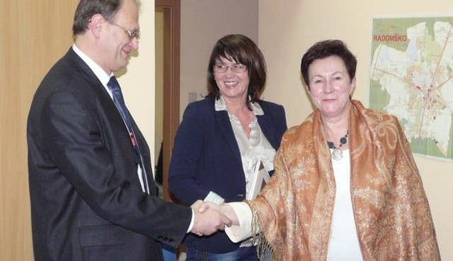 Ewa Drzazga (w środku) podczas debaty w redakcji "Co Nowego"
