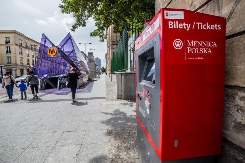 Warszawa w grupie miast, w których za bilety komunikacji...