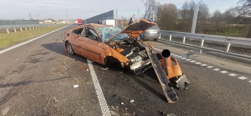 Wypadek! Dachowanie w Kruszynie Krajeńskim. Kierująca bmw trafiła na szpitala