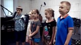 Dzieci z Przedszkola Miejskiego nr 5 w Żaganiu nagrywały swoje partie w Project 10/31 [wideo]