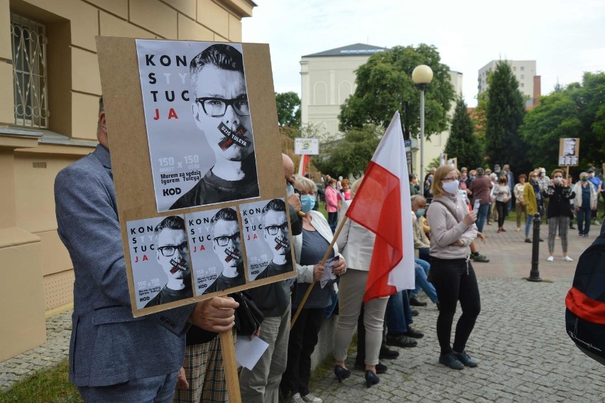 Protest w obronie sędziego Igora Tulei