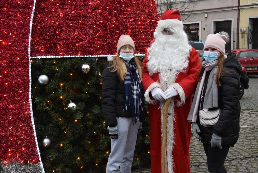 Grodzisk: Trwa Jarmark Świąteczny. Stary Rynek odwiedził nawet Święty Mikołaj