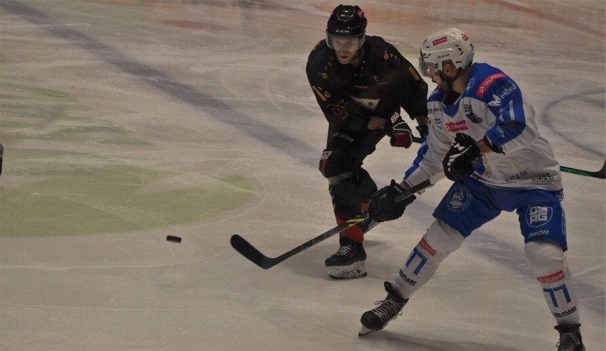 Drugi mecz półfinału hokejowego play-off: Tauron/Re-Plast...