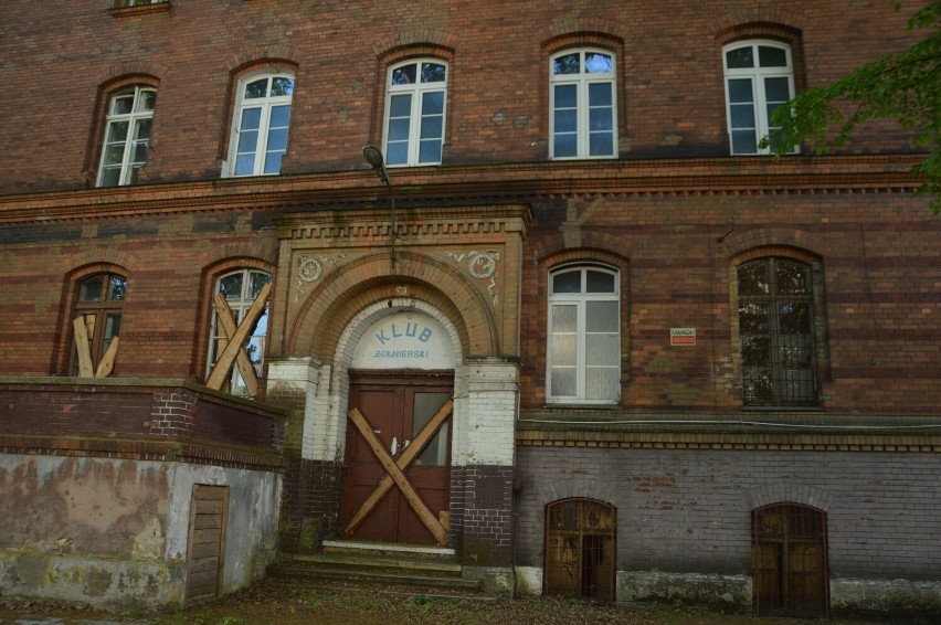 Dawna siedziba 11. batalionu dowodzenia w Żaganiu. Budynek...