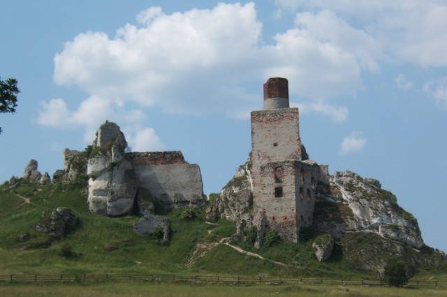 Malownicze ruiny XIV-wiecznego zamku w Olsztynie. /Fot. Agata Pańczyk