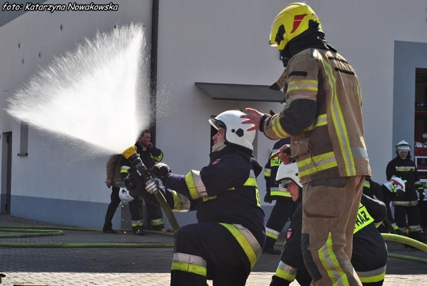 Starokrzepice: Strażacy ćwiczyli gaszenie pożarów [ZDJĘCIA]