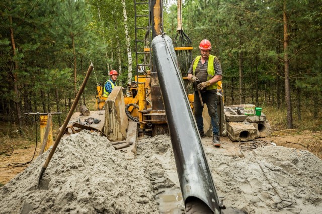 Przy ul. Plątnowskiej w Bydgoszczy trwa budowa wartego prawie 100 mln zł ujęcia barierowego, które ma zapobiegać przedostawaniu się ścieków z wysypiska "Zielona" na dawnym Zachemie w stronę Łęgnowa Wsi i Wisły. Czy na tym skończą się działania rewitalizacyjne skażonych terenów?