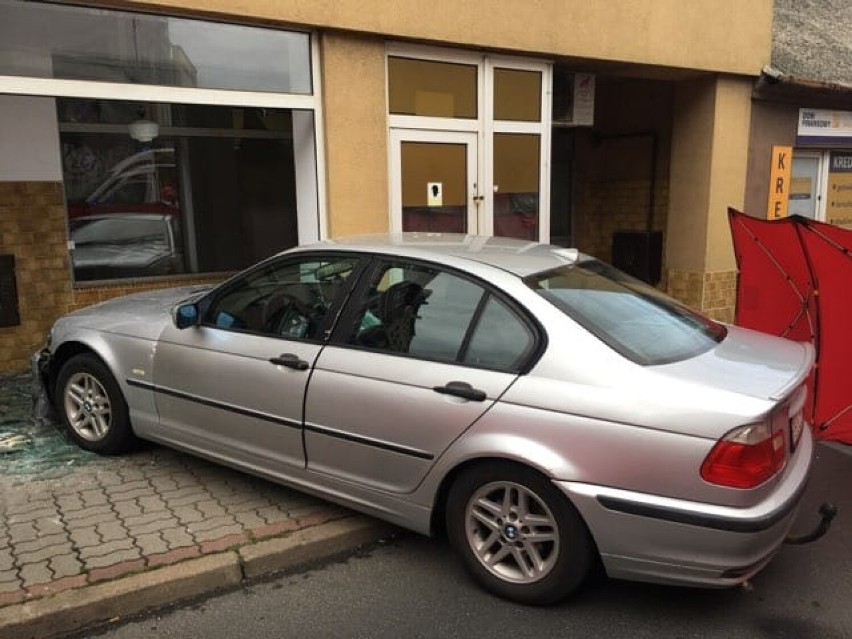 Wronki. W sobotę BMW wjechało do cukierni, w niedzielę inne BMW - do kwiaciarni - NOWE INFO, ZDJĘCIA