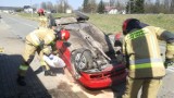 Gorlice. Wypadek na ulicy Przemysłowej. Auto dachowało. Jedna osoba trafiła do szpitala AKTUALIZACJA, ZDJĘCIA