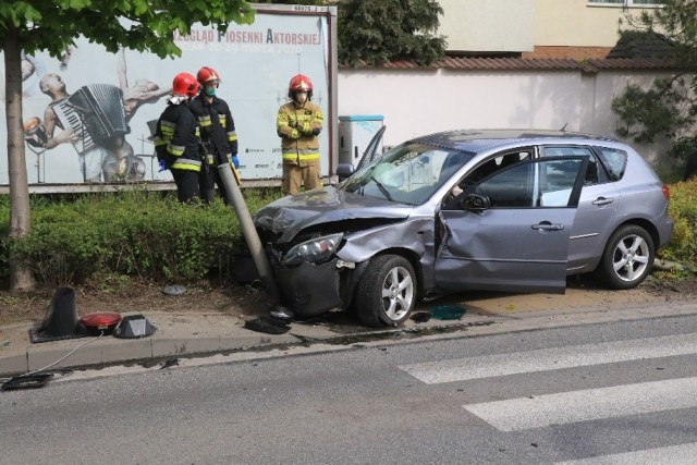 wypadek na ulicy Wyścigowej we Wrocławiu, straż pożarna.