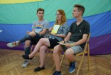 Zielona Góra. W BWA odbyła się prezentacja książki o LGBT. "Nie bójcie się pytać, prosić o wsparcie" - mówią jej autorzy [ZDJĘCIA] 