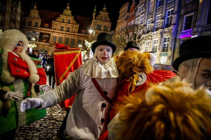 Święty Mikołaj przybył do Gdańska i rozświetlił choinkę na...