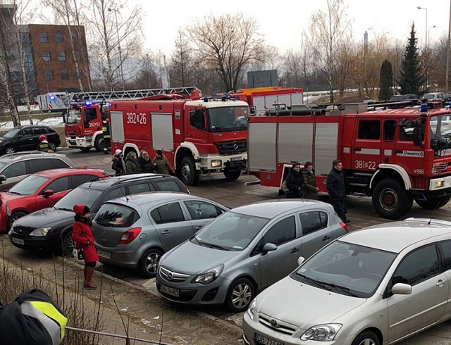 W związku z alarmem bombowym zarządzono ewakuację budynku przy ul. Uczniowskiej, w którym działa Urząd Skarbowy w Wałbrzychu
