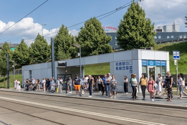 Przystanek komunikacji miejskiej w Krakowie