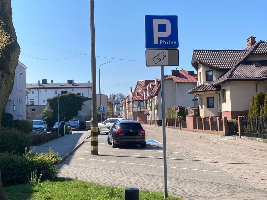 Mistrz parkowania: Puck, parking przy Bibliotece Publicznej im. Zaślubin Polski z Morzem