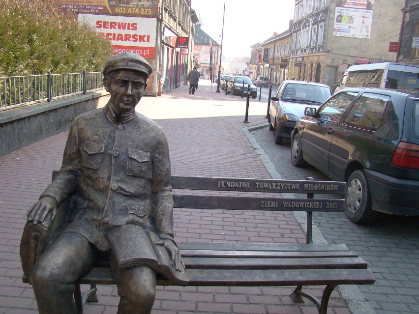 W Wadowicach można usiąść na ławce razem z Karolem Wojtyłą