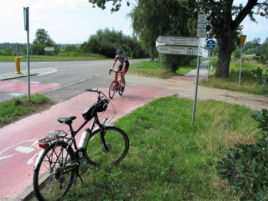 Gładkie nawierzchnie dróg rowerowych zadowolą nawet kolarzy...