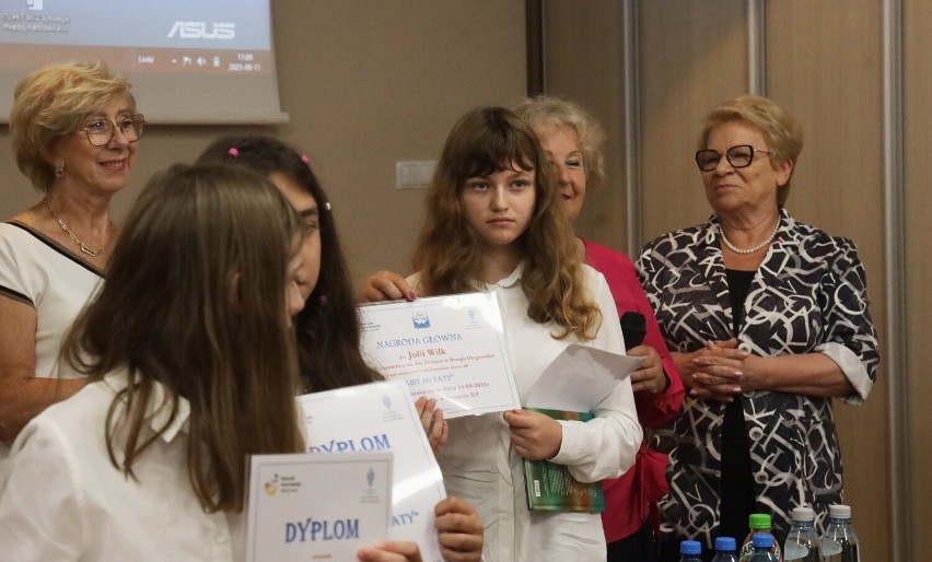 Legnica: 7. Edycja konkursu Senatu RP "List do Taty", wygrała Julia Wilk