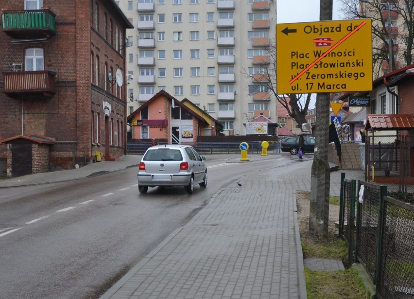 Podpatrzone. Objazdu w Malborku nie ma, a znaki i tablice wciąż stoją...