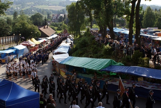 Tuchów: rozpoczął się Wielki Odpust Tuchowski [ZDJĘCIA]