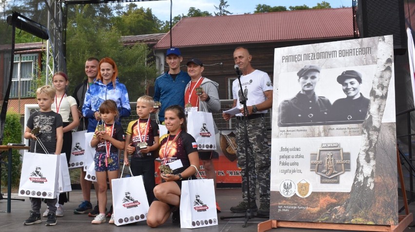 Rekordowa liczba uczestników VII Biegu Pamięci w Choczewie. 170 osób pobiegło Tropem Wyklętych Maks i Aldona | ZDJĘCIA, WIDEO