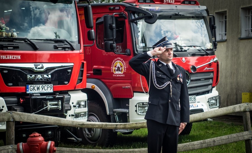 Gminne obchody Dnia Strażaka w Pastwie. Odznaczenia i poświęcenie nowego wozu [ZDJĘCIA]