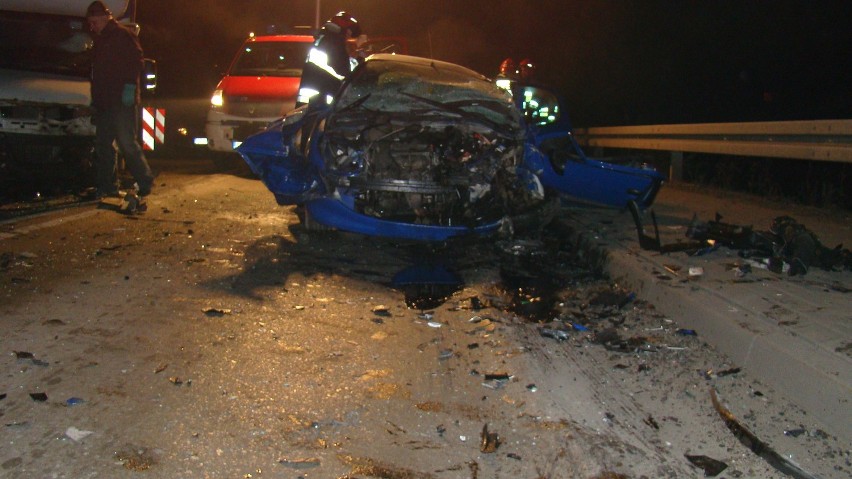 Wypadek na Wodzisławskiej. Kierowca w ciężkim stanie