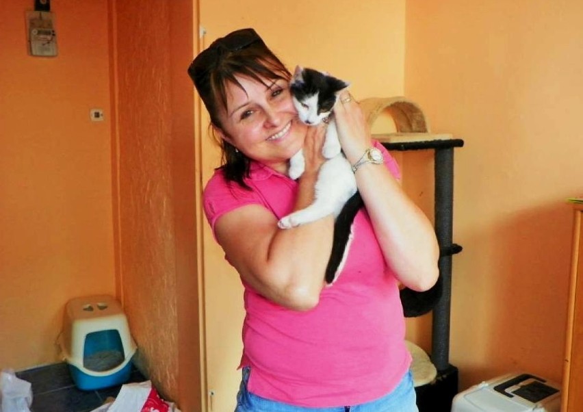 Marzena Bartol i Małgorzata Kuberka kotom pomagają od lat....