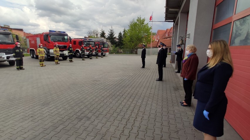 Kto dostał medal od prezydenta, a kogo awansowali komendanci spośród lęborskich strażaków?