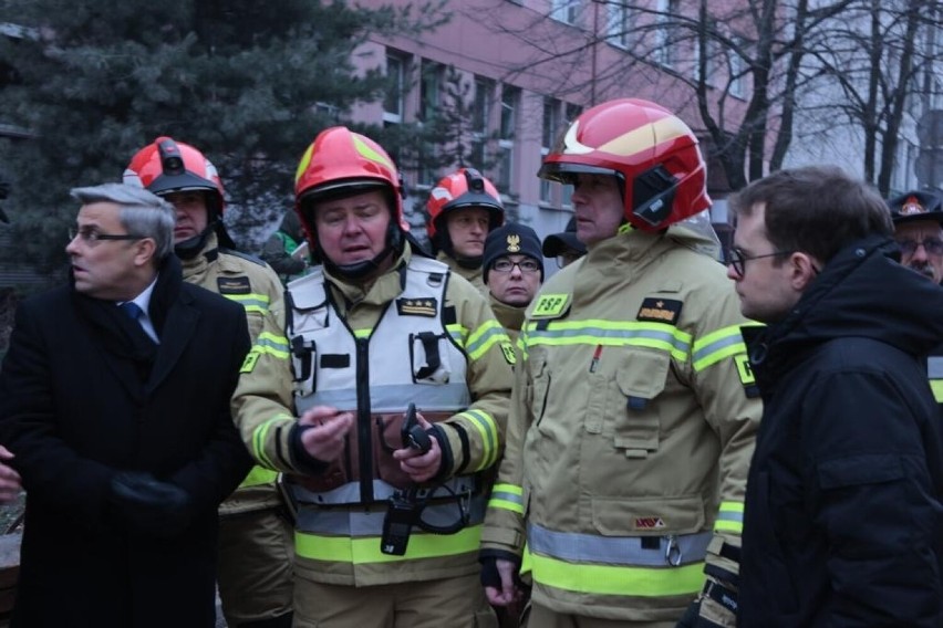 Sądeccy ratownicy działali na miejscu tragedii w Katowicach. W transporcie pomagali im żołnierze  