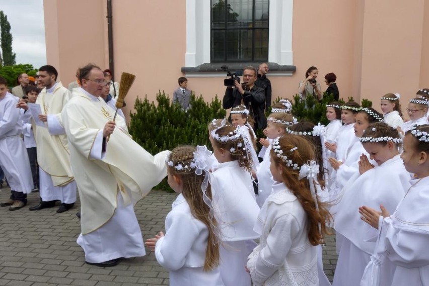 Chodzież: Komunia 2012. Sakrament w parafii św. Floriana [ZDJĘCIA]